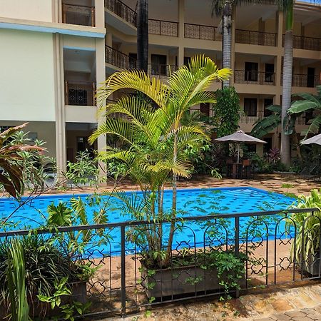 מושי Parkview Inn מראה חיצוני תמונה