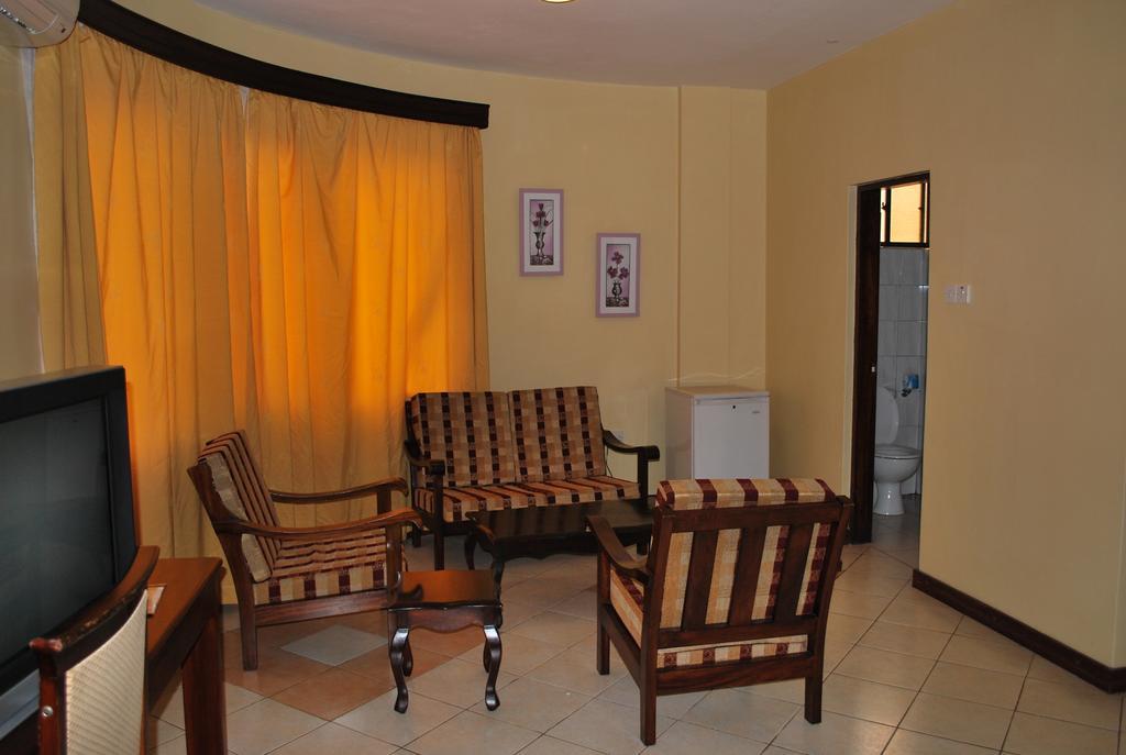 מושי Parkview Inn חדר תמונה