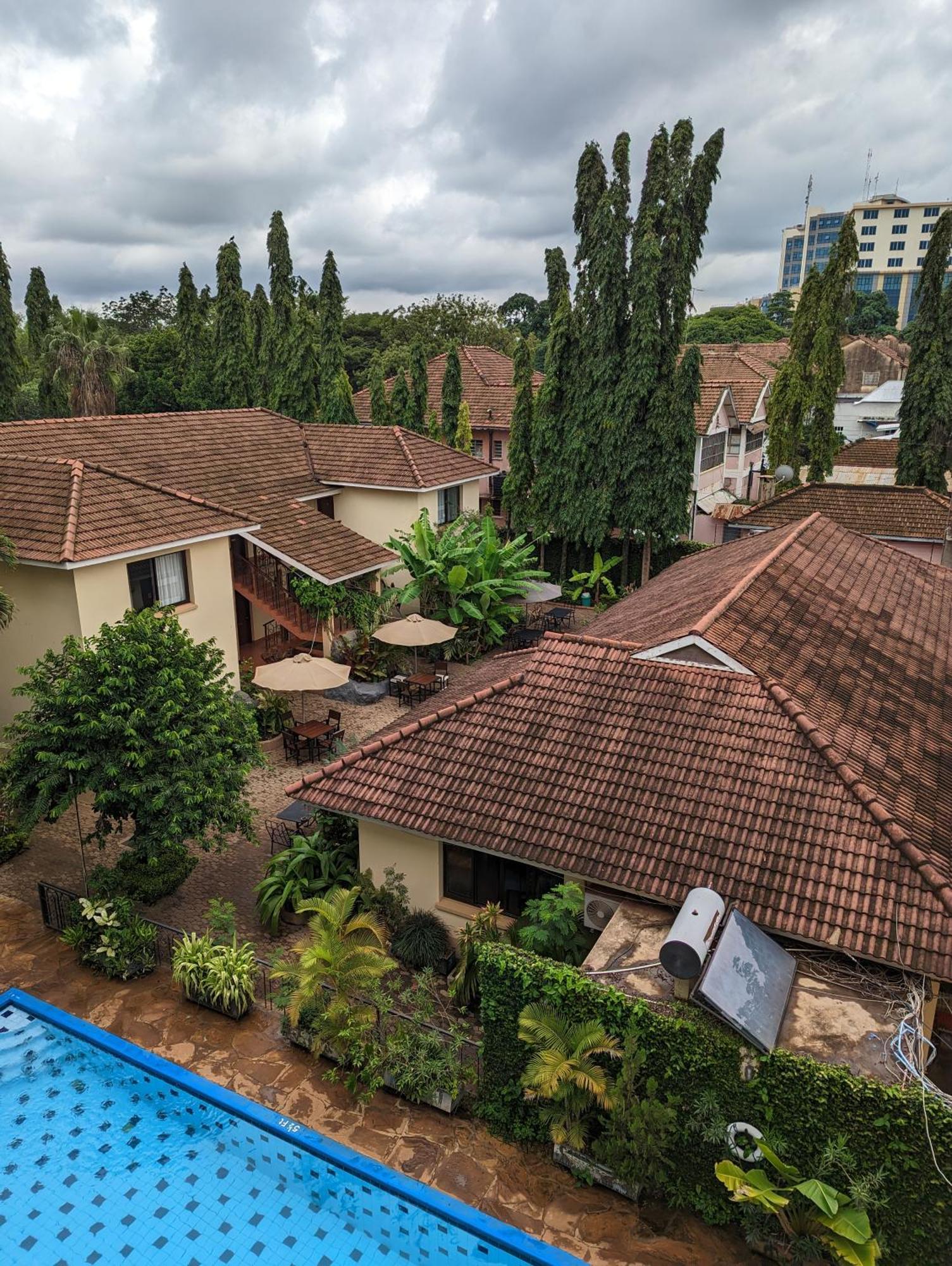 מושי Parkview Inn מראה חיצוני תמונה