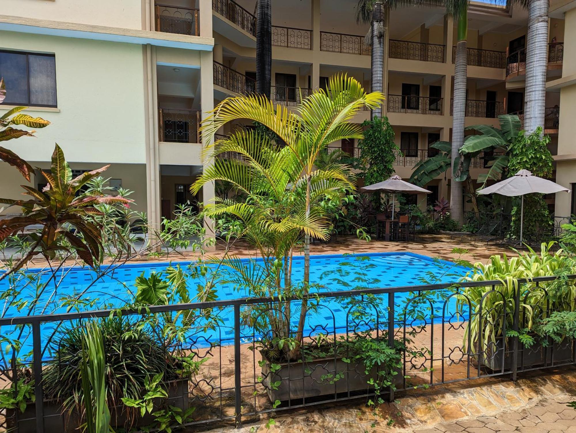 מושי Parkview Inn מראה חיצוני תמונה