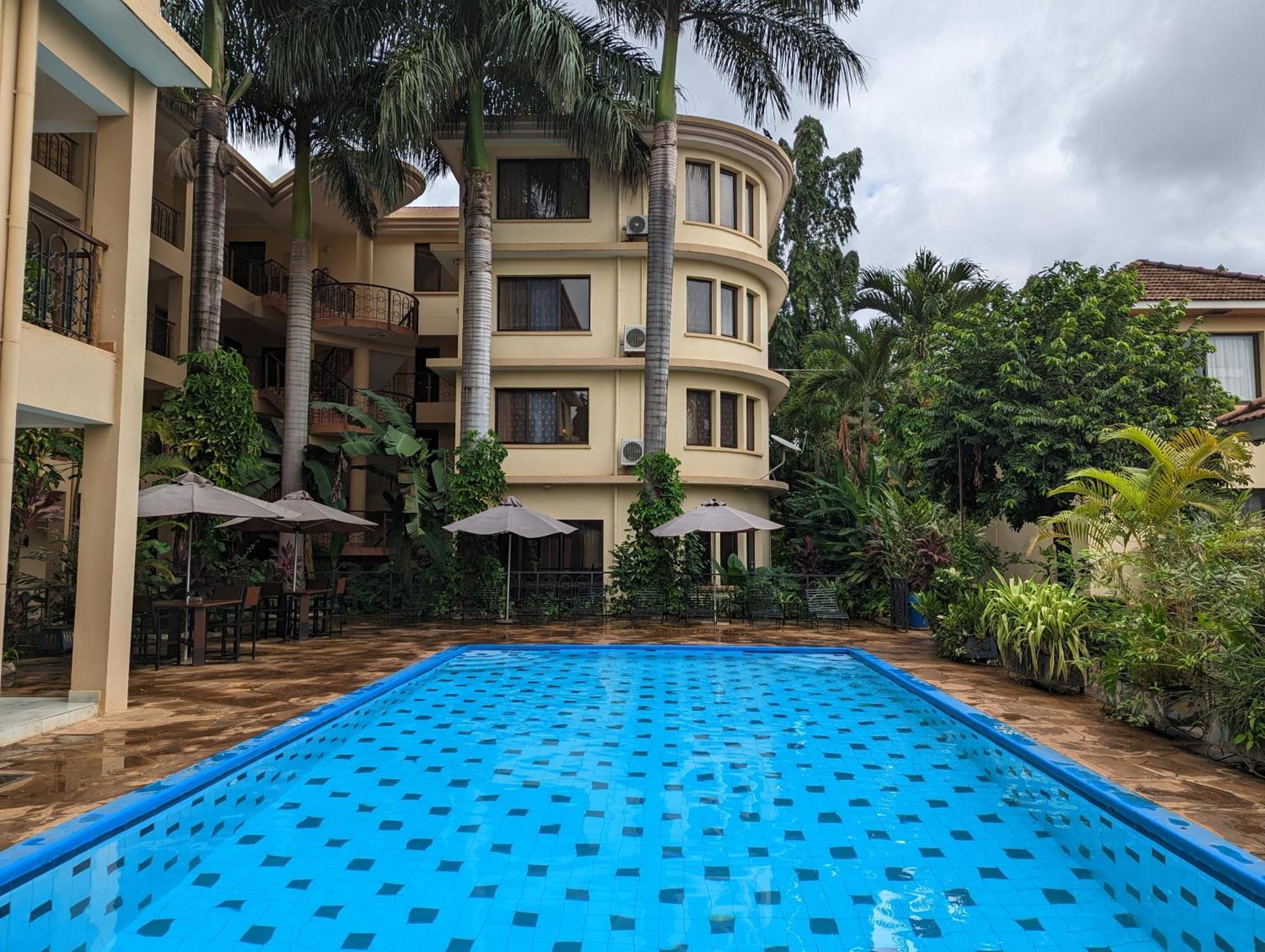 מושי Parkview Inn מראה חיצוני תמונה