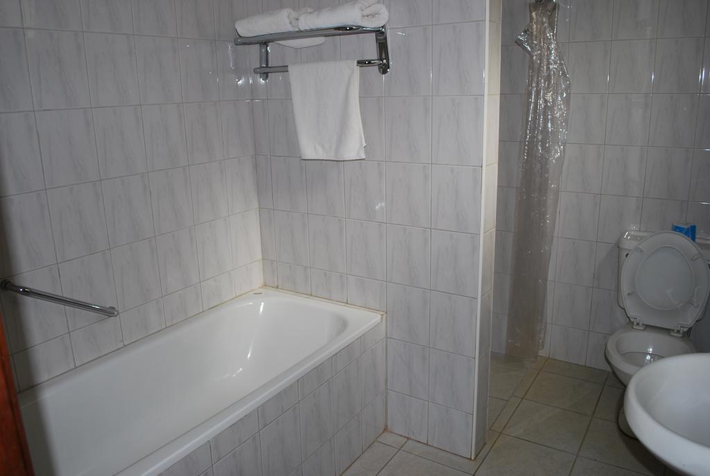 מושי Parkview Inn חדר תמונה