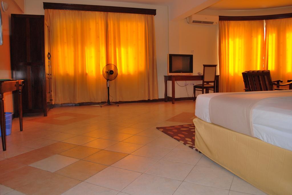 מושי Parkview Inn חדר תמונה