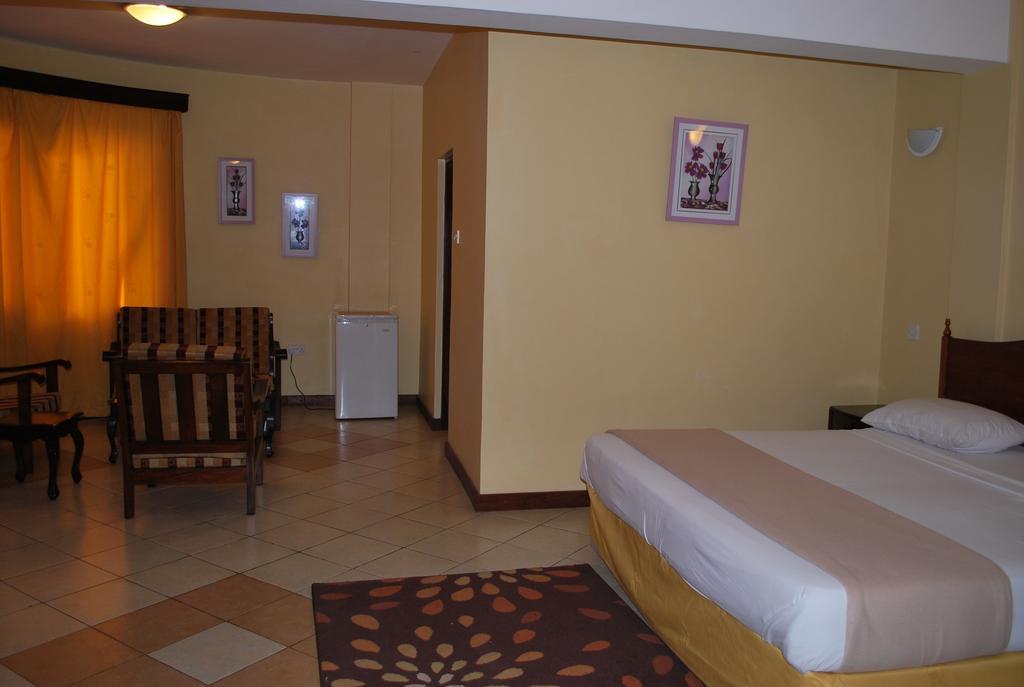 מושי Parkview Inn חדר תמונה