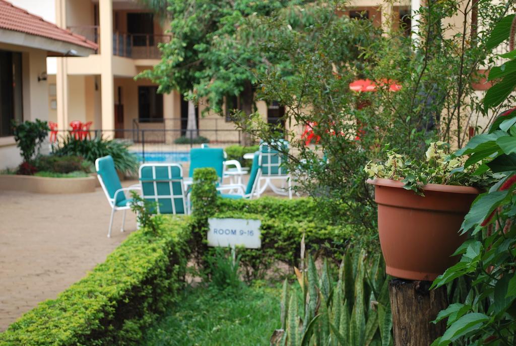מושי Parkview Inn מראה חיצוני תמונה