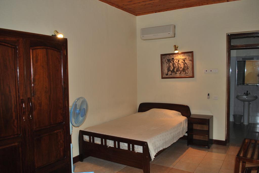 מושי Parkview Inn חדר תמונה