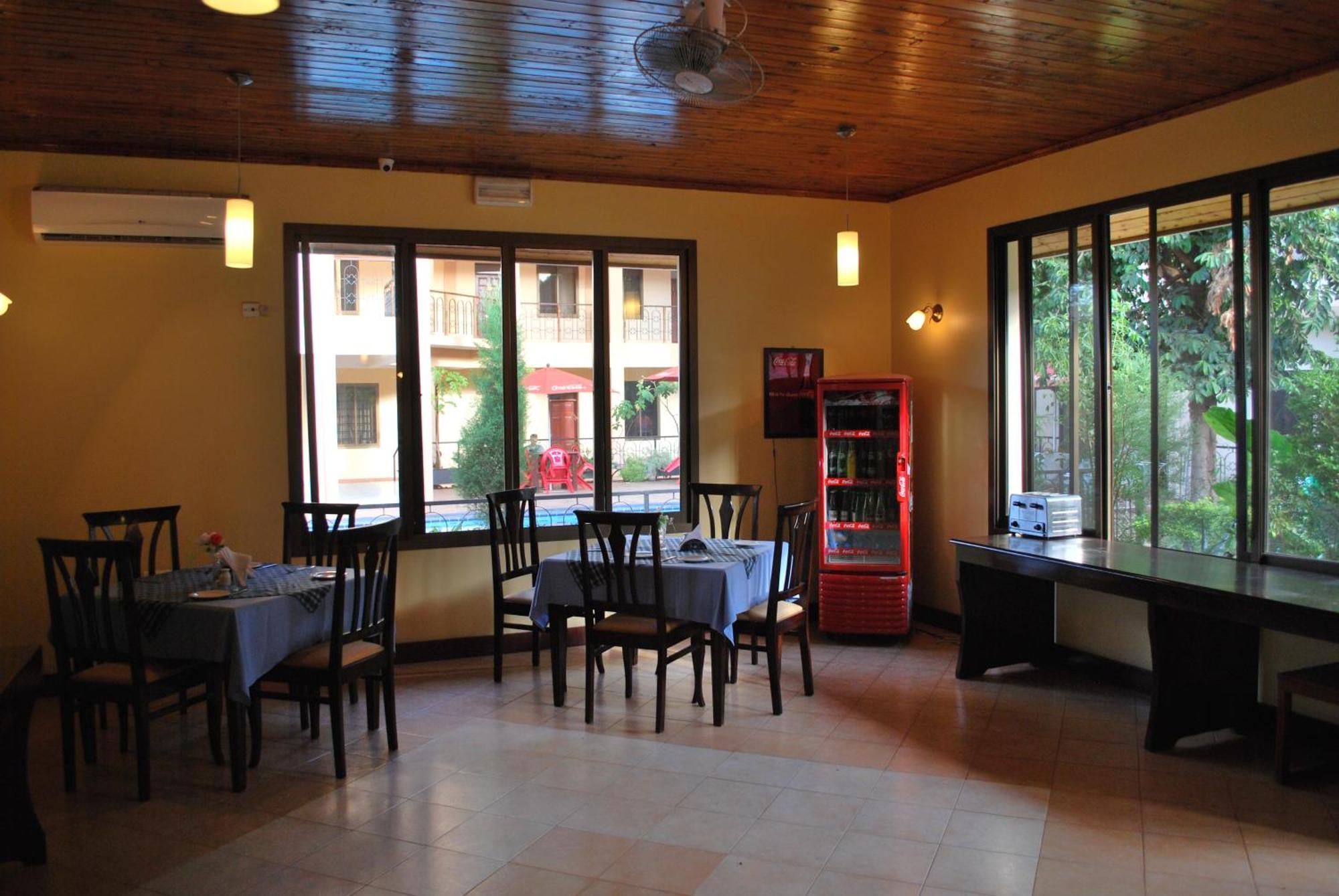 מושי Parkview Inn מראה חיצוני תמונה